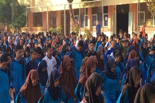 Kegiatan Jumat Sehat di Lingkungan SMAN 22 Surabaya